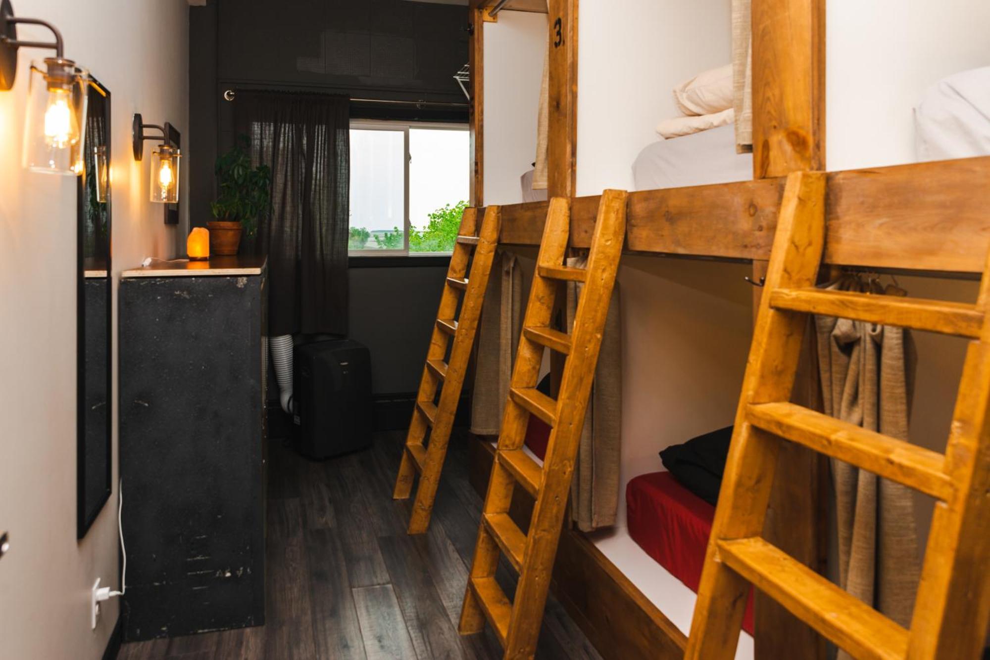 The Haven Hostel Thunder Bay Exterior photo